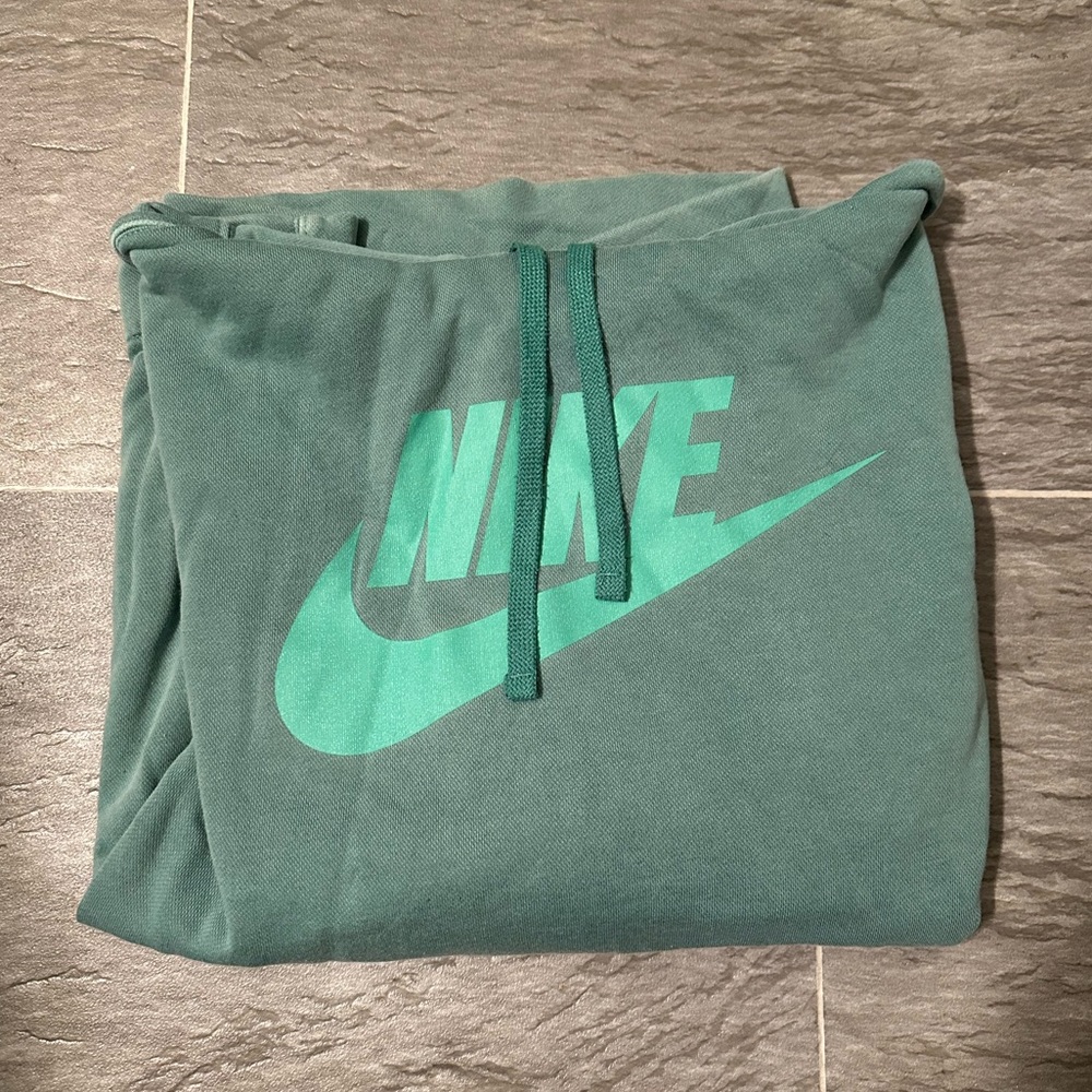 Short sleeve Nike sweatshirt